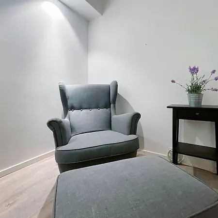 Unique Place By 19 *