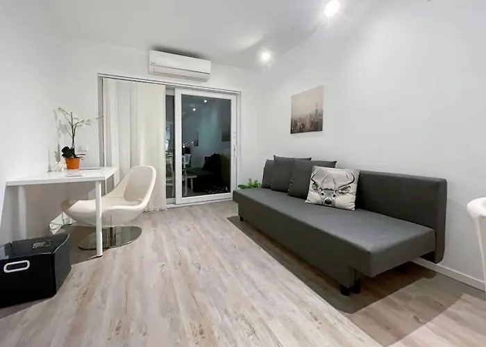 Unique Place By 19 Apartman *